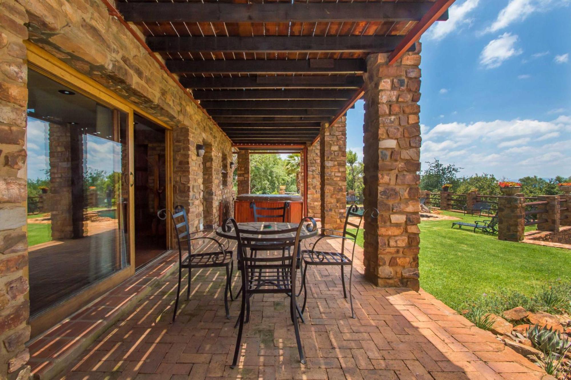 Idwala Le Ingwe Lodge Hekpoort ภายนอก รูปภาพ