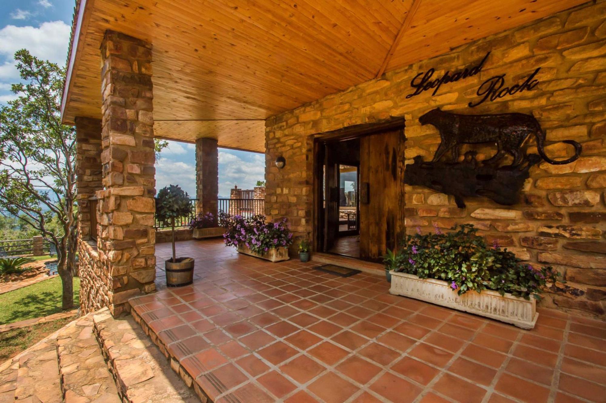 Idwala Le Ingwe Lodge Hekpoort ภายนอก รูปภาพ